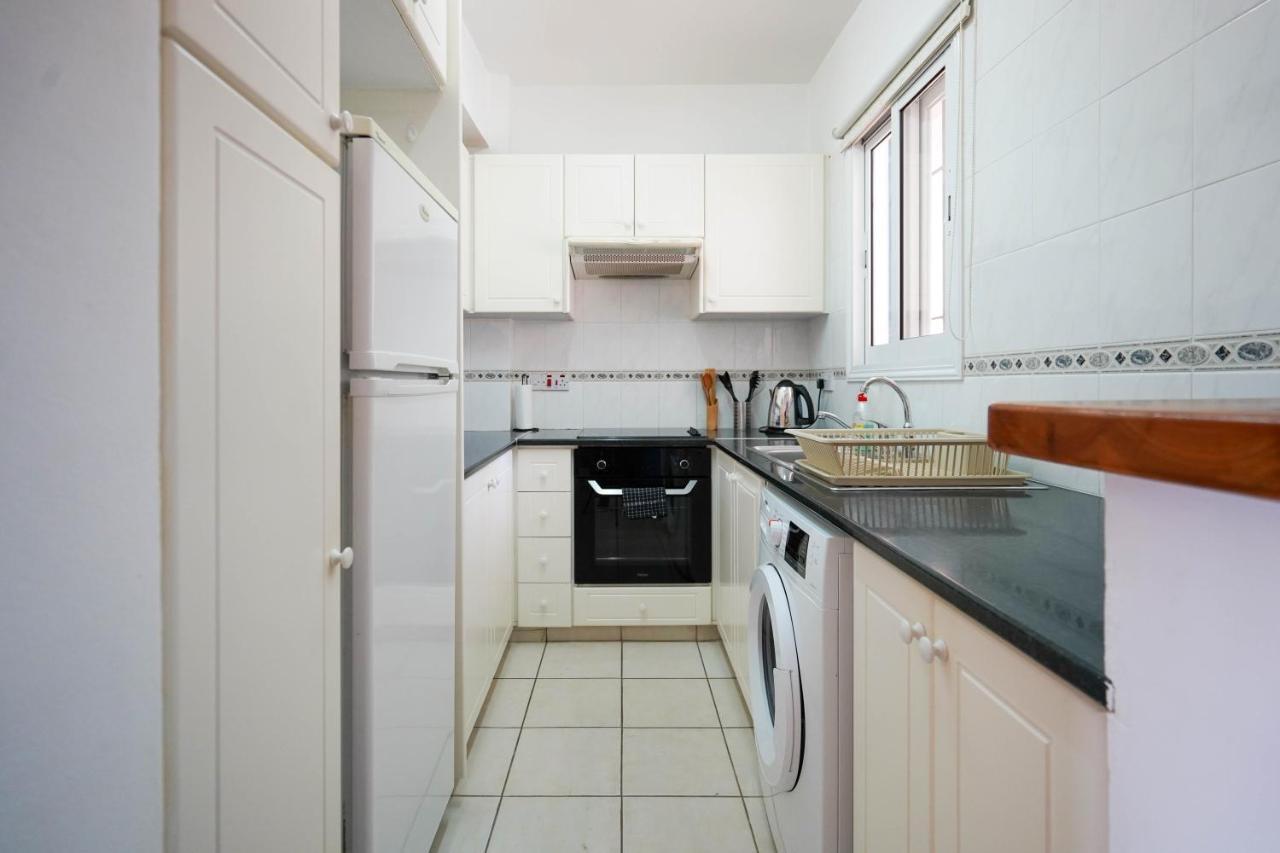Resitour - Regina Gardens Apartment Paphos Ngoại thất bức ảnh