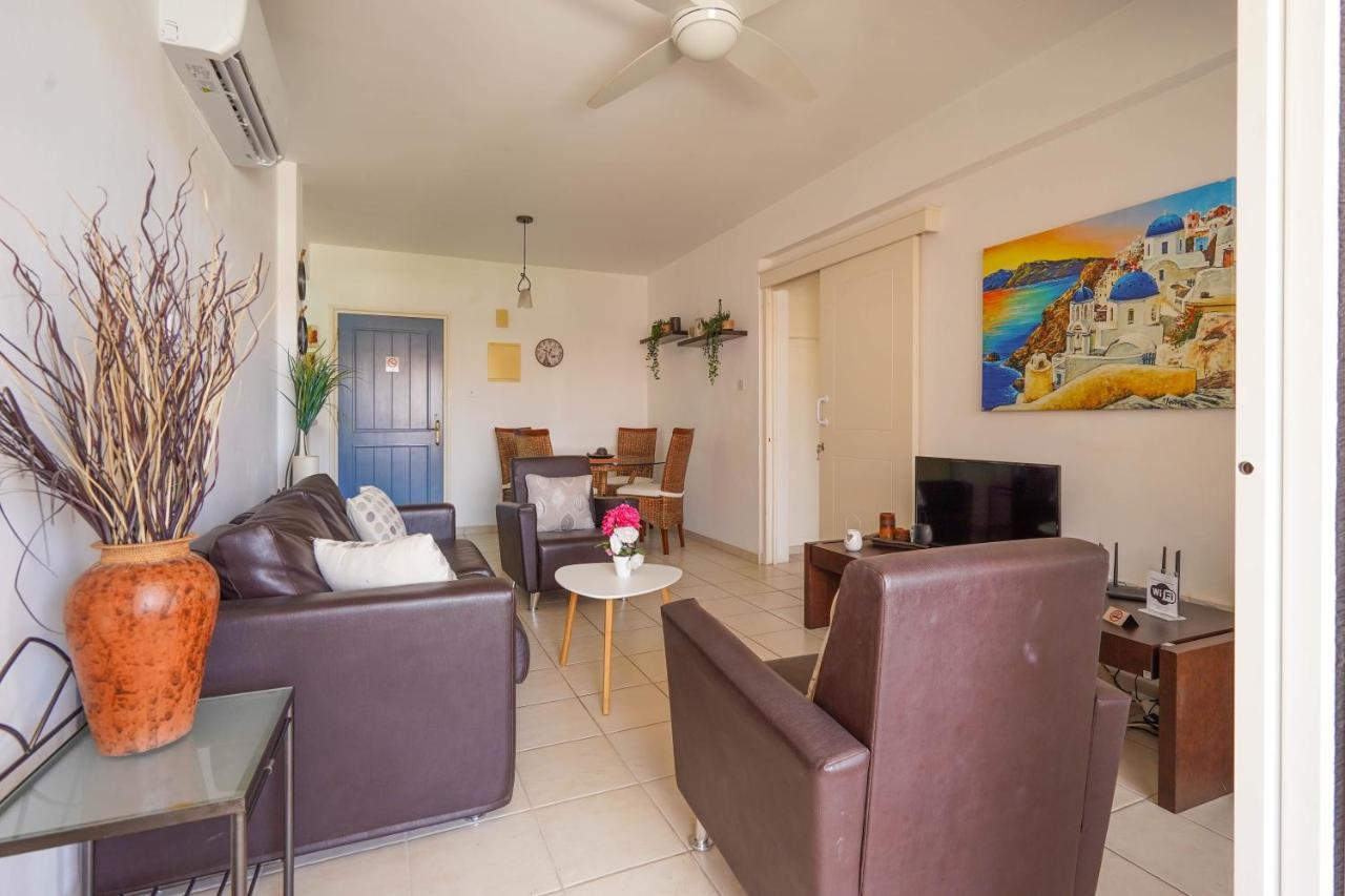 Resitour - Regina Gardens Apartment Paphos Ngoại thất bức ảnh