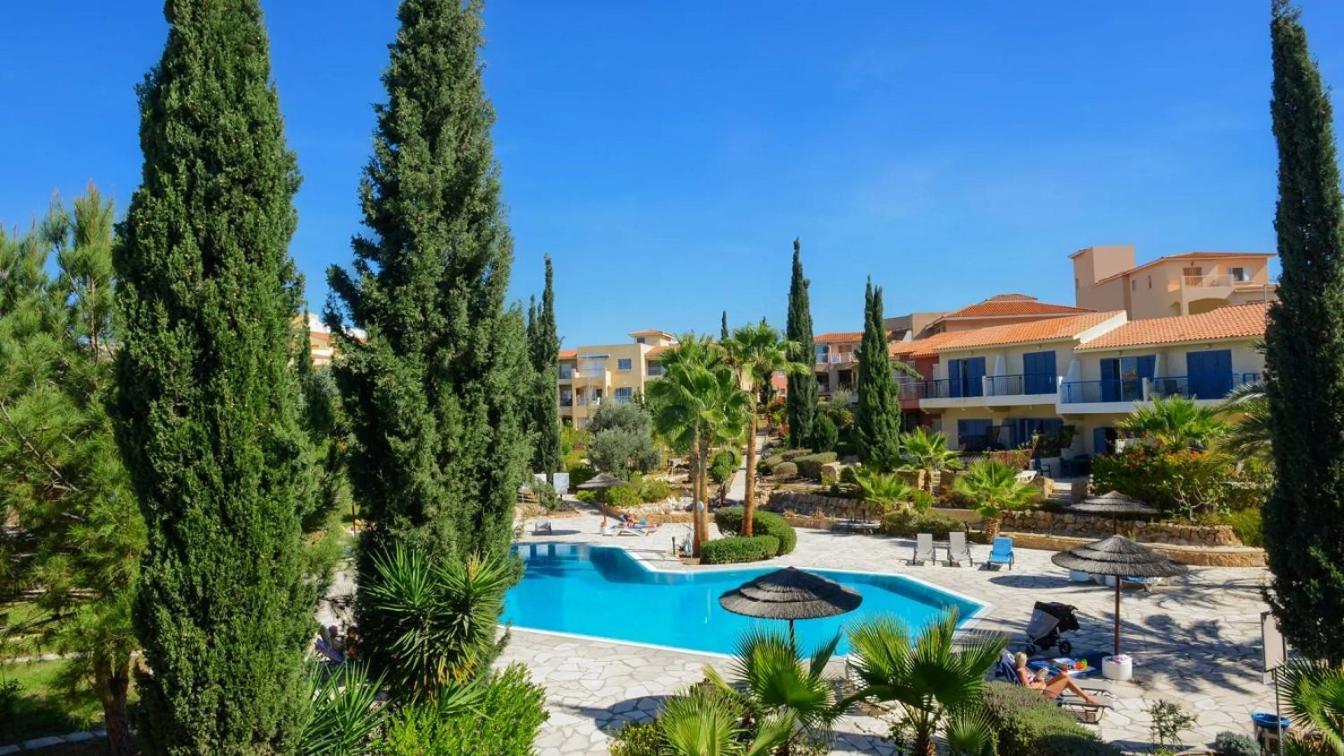 Resitour - Regina Gardens Apartment Paphos Ngoại thất bức ảnh