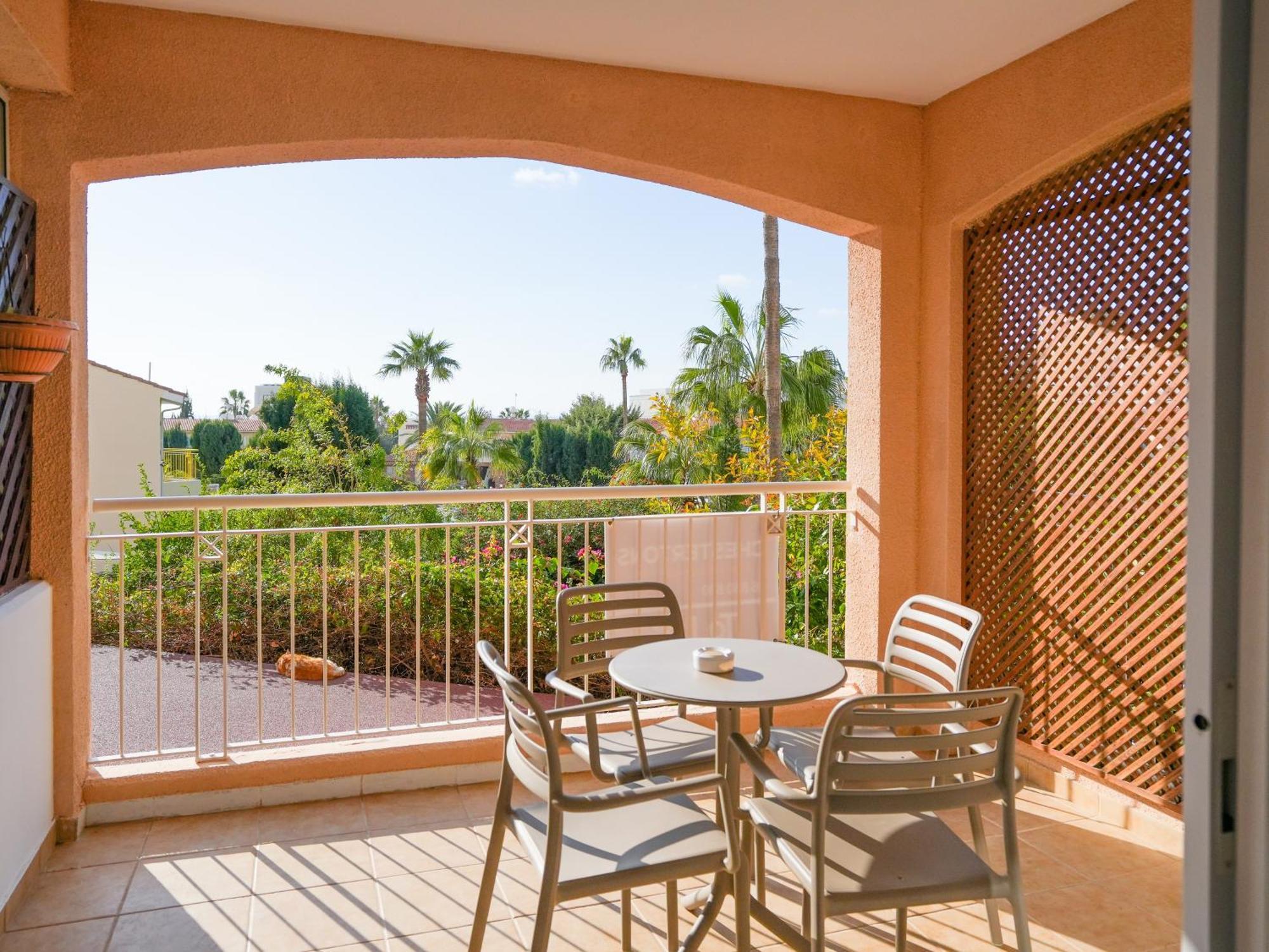 Resitour - Regina Gardens Apartment Paphos Ngoại thất bức ảnh